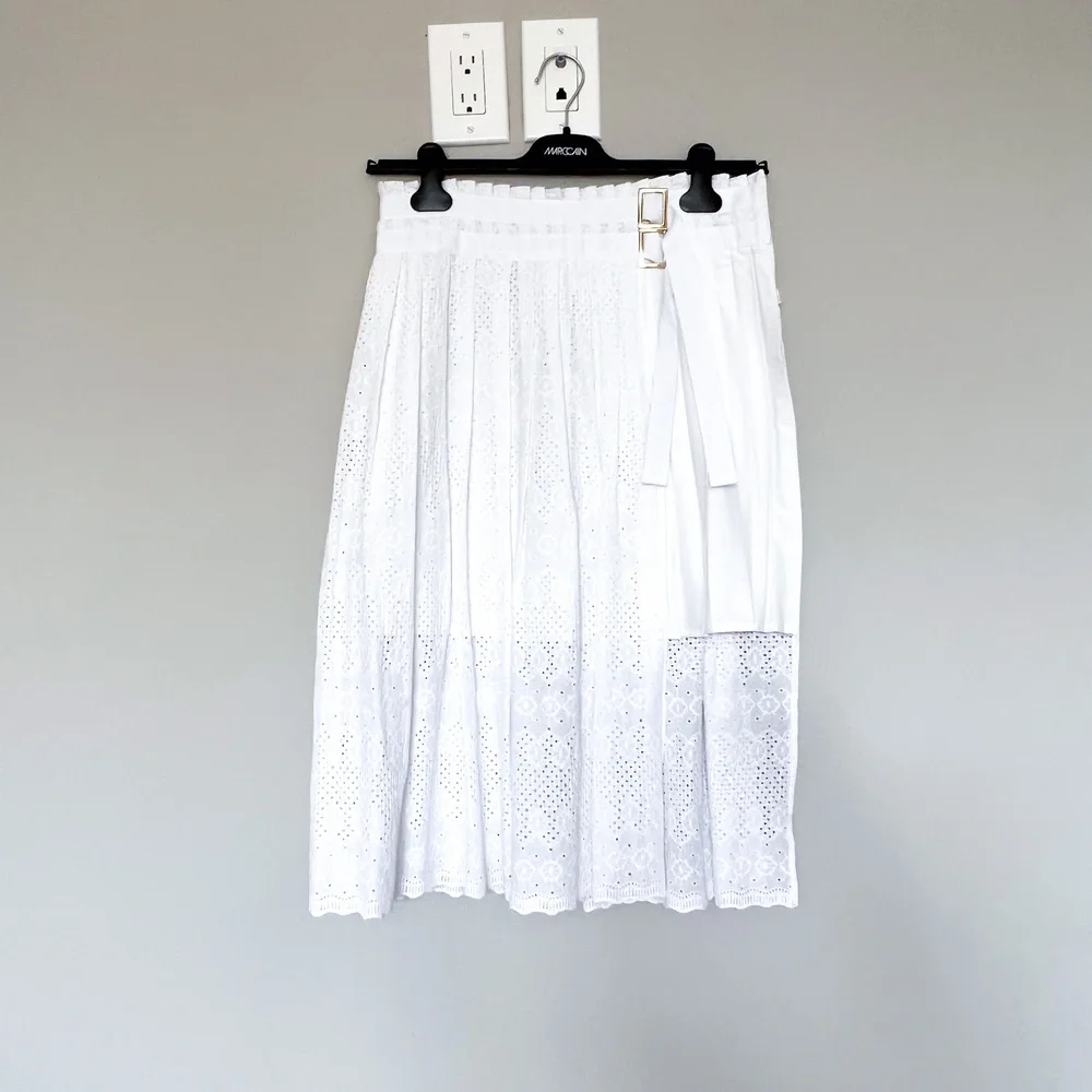 Liu Jo White Eyelet Pleated Cotton Asymmetrical Skirt 6US 42IT Italy Made NWT